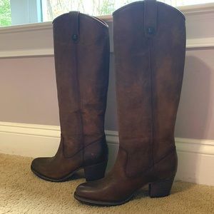Jackie Button boot by Frye